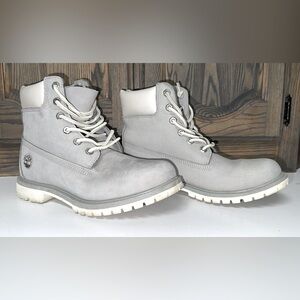 Sz 10 Women’s Timberland lace up boots